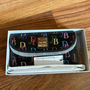 Dooney & Bourke wallet DB75